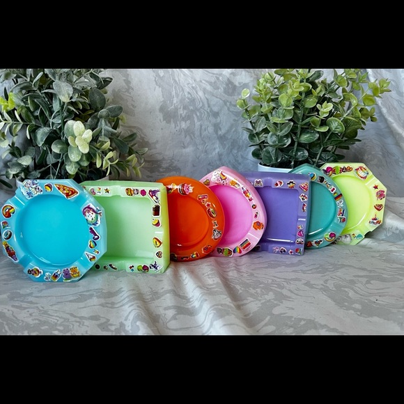 Lisa Frank Inspired Resin Ashtray - Picture 7 of 9